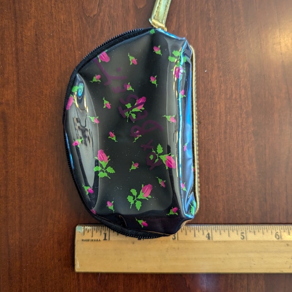 Betsey Johnson set of two cosmetic bags - Picture 10 of 10